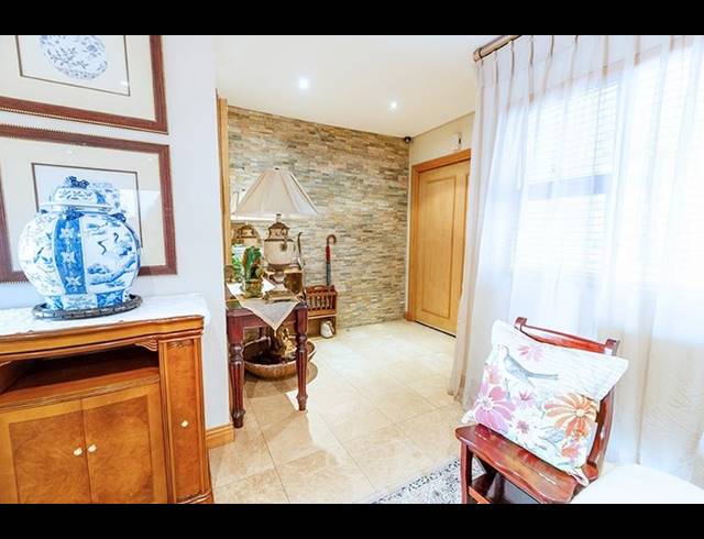 4 BEDROOM APARTMENT FOR SALE IN MORNINGSIDE